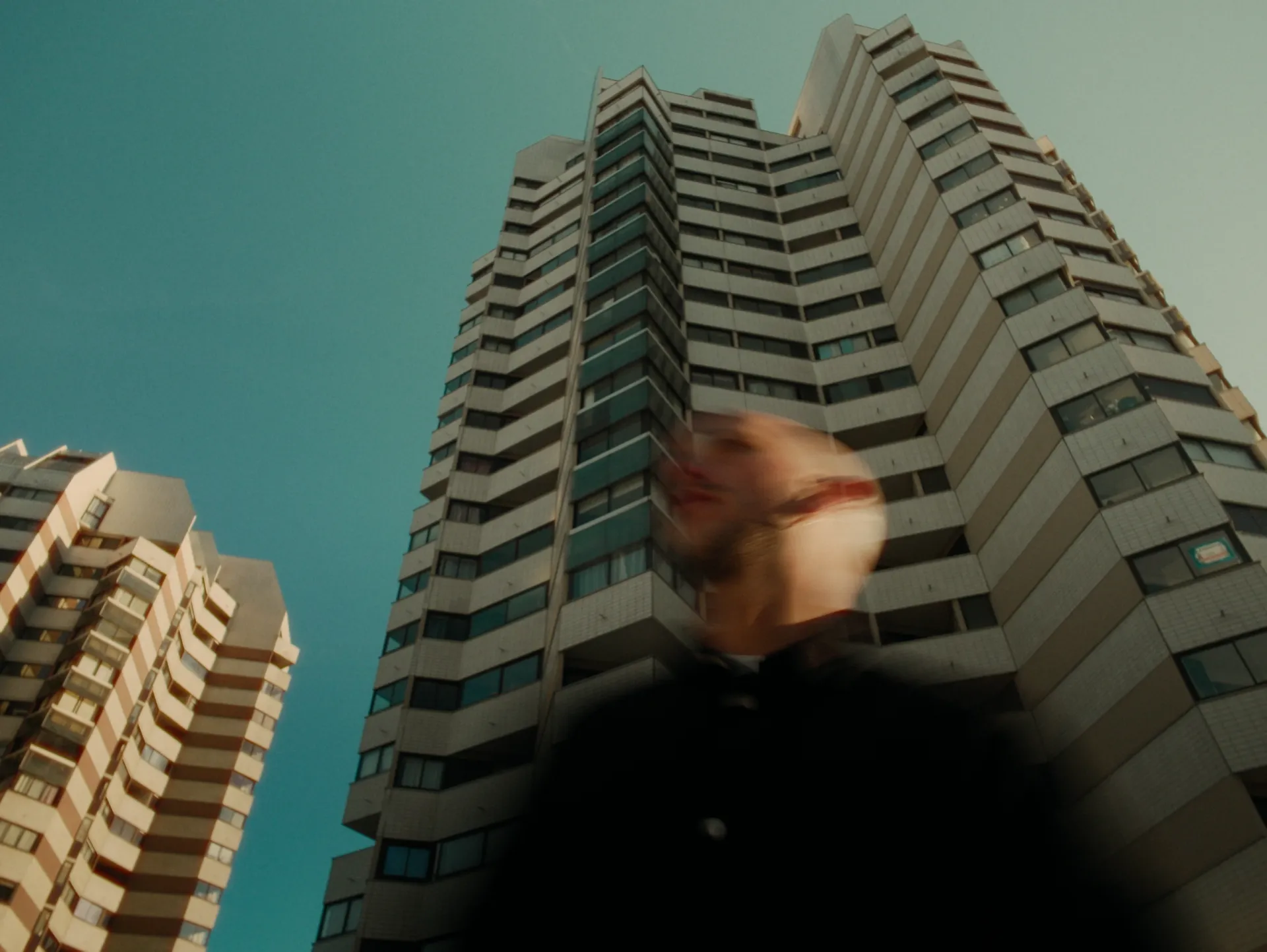 Image 7 sur 16 — Sroka — Distance.s