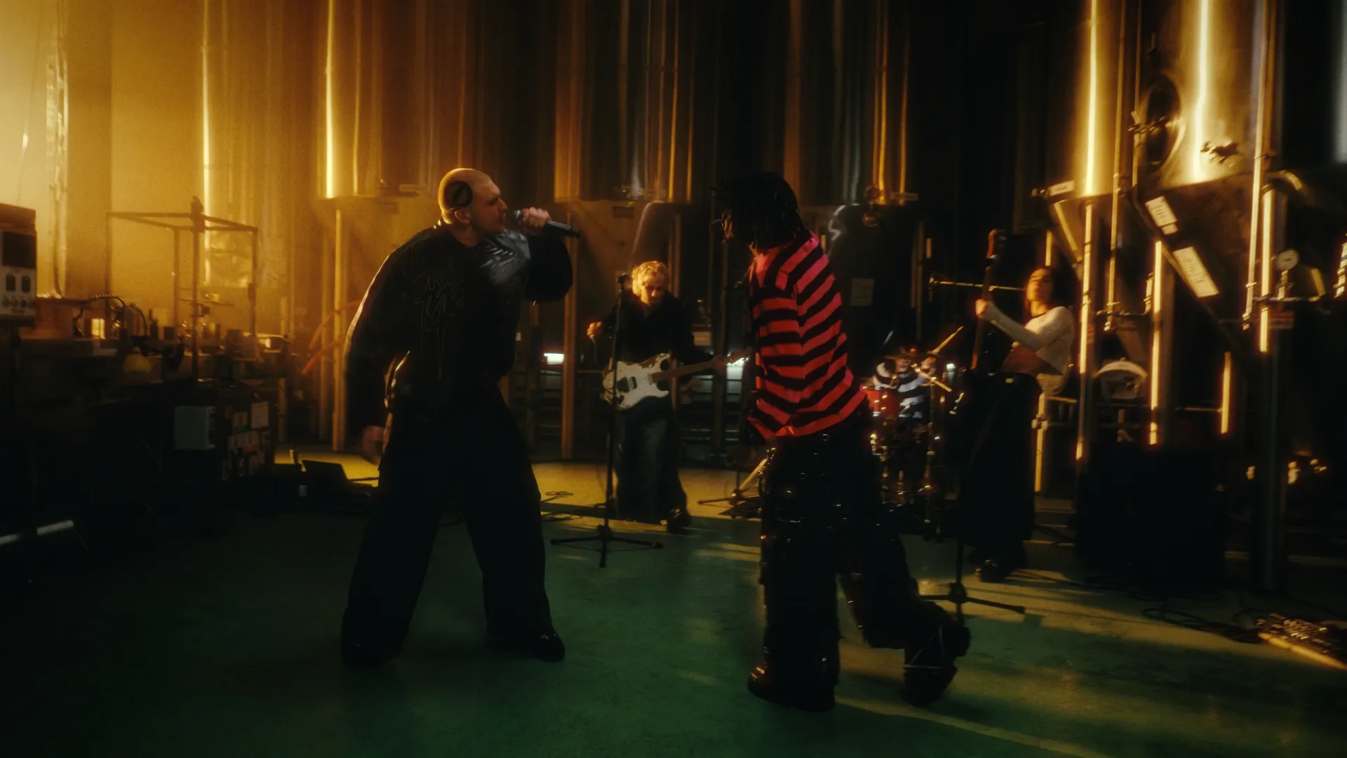 Image 7 sur 11 — Igor ft Web — Zéro Concessions